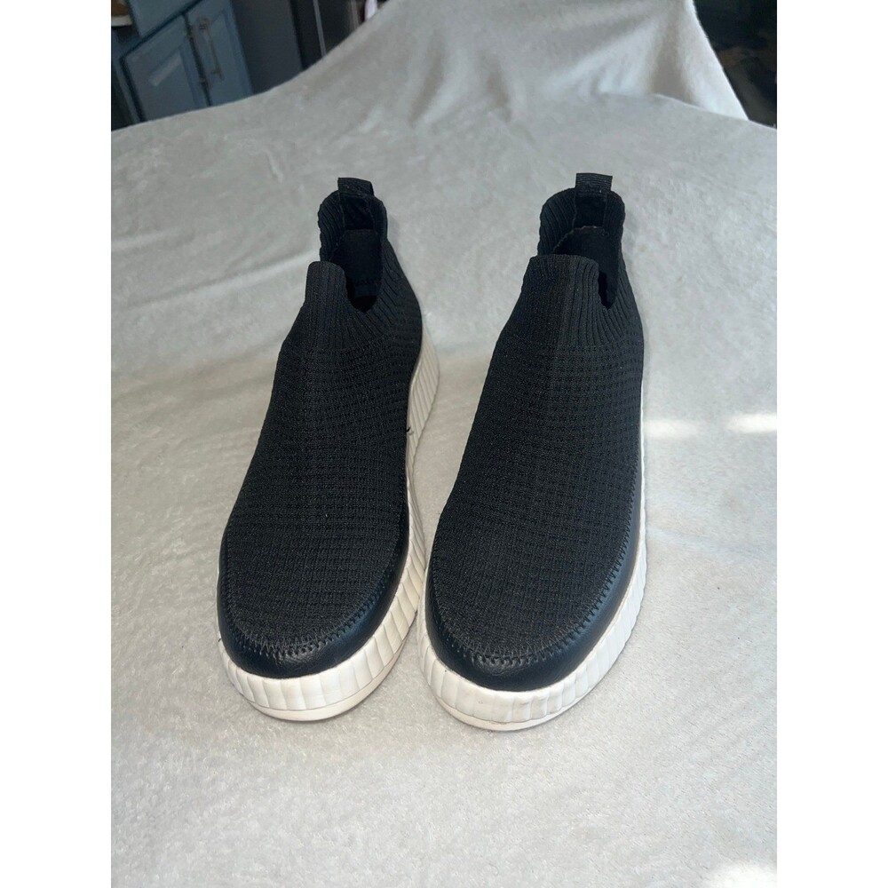 Women’s shoes sz 9.5